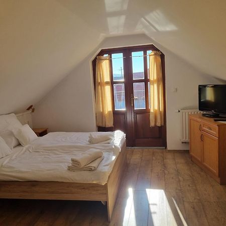 Bed and Breakfast Kemences Fogado Tardos Экстерьер фото