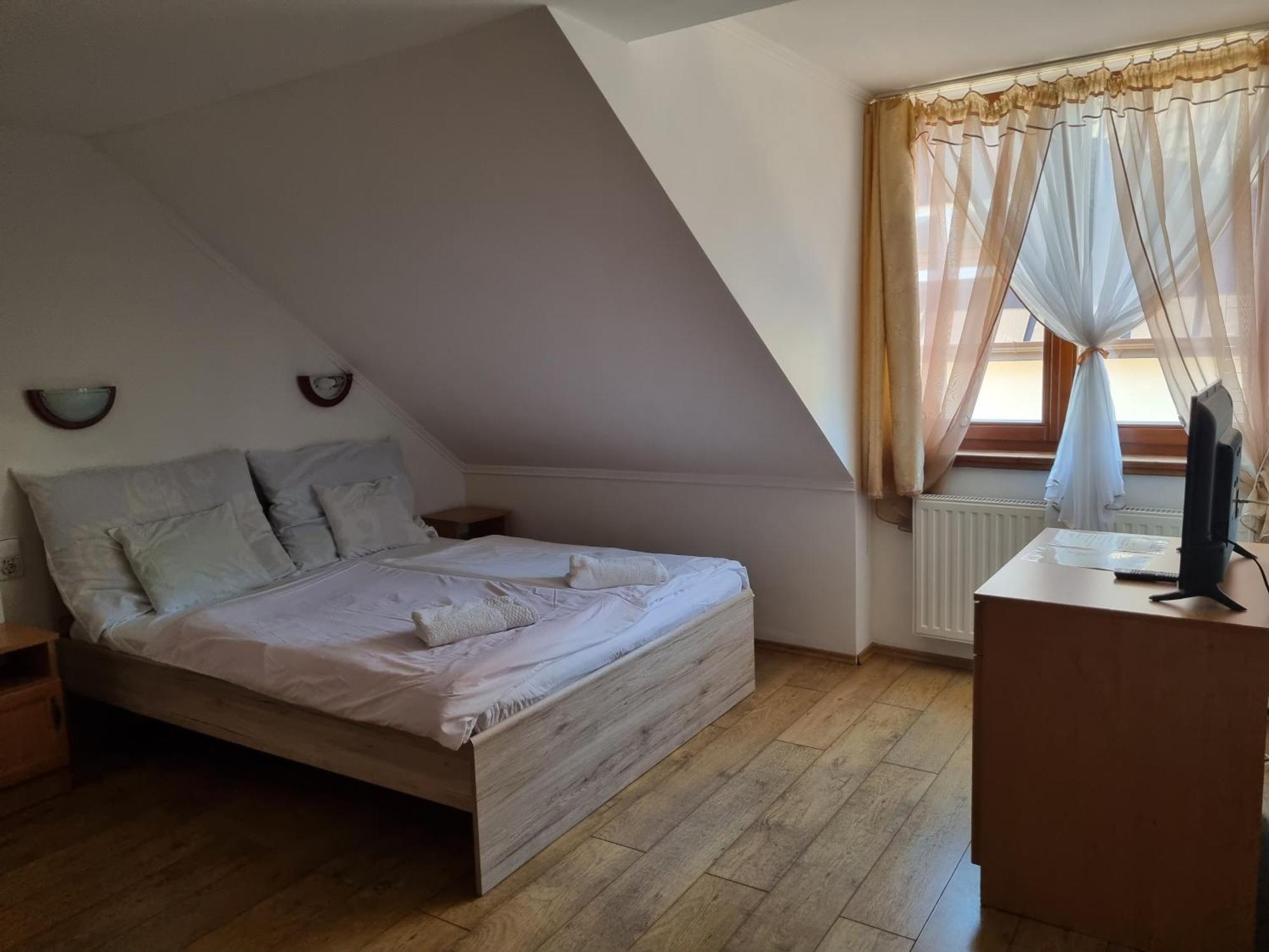 Bed and Breakfast Kemences Fogado Tardos Экстерьер фото