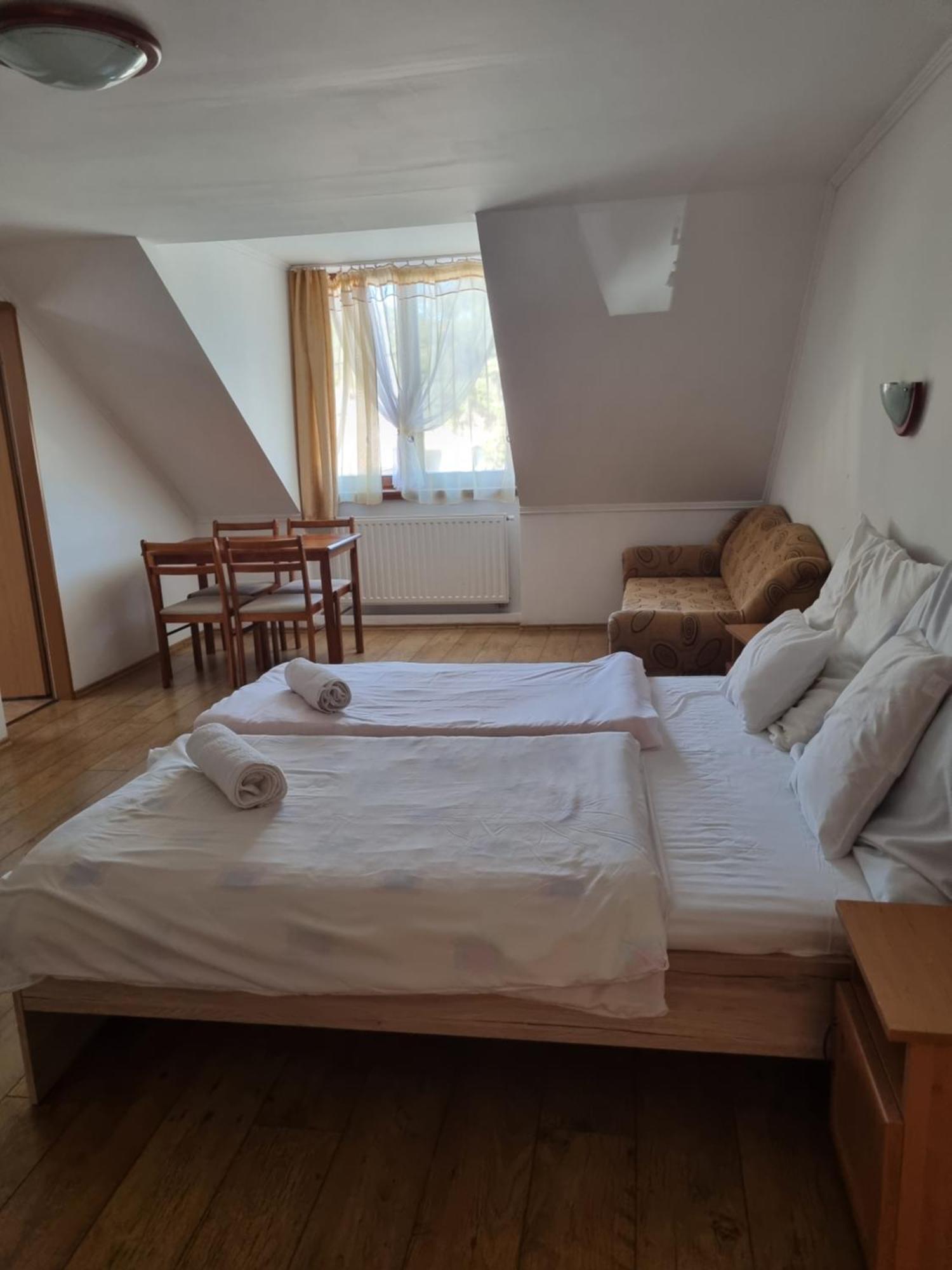Bed and Breakfast Kemences Fogado Tardos Экстерьер фото